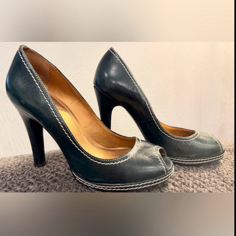 Carlos Santana Teal High Heel Pumps